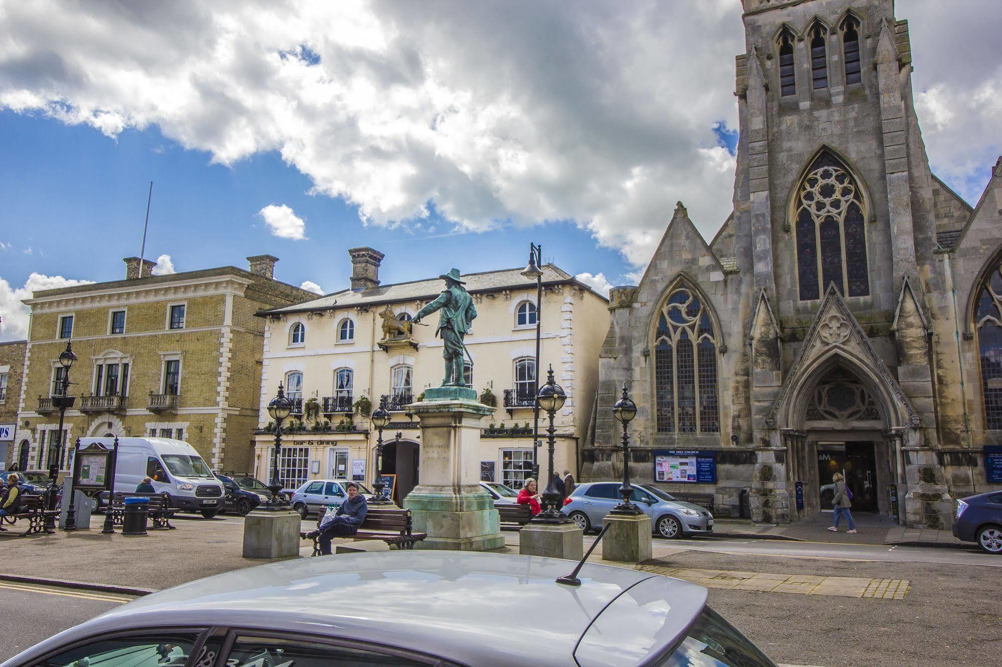 The Golden Lion Hotel, St Ives, Cambridgeshire St Ives  Bagian luar foto