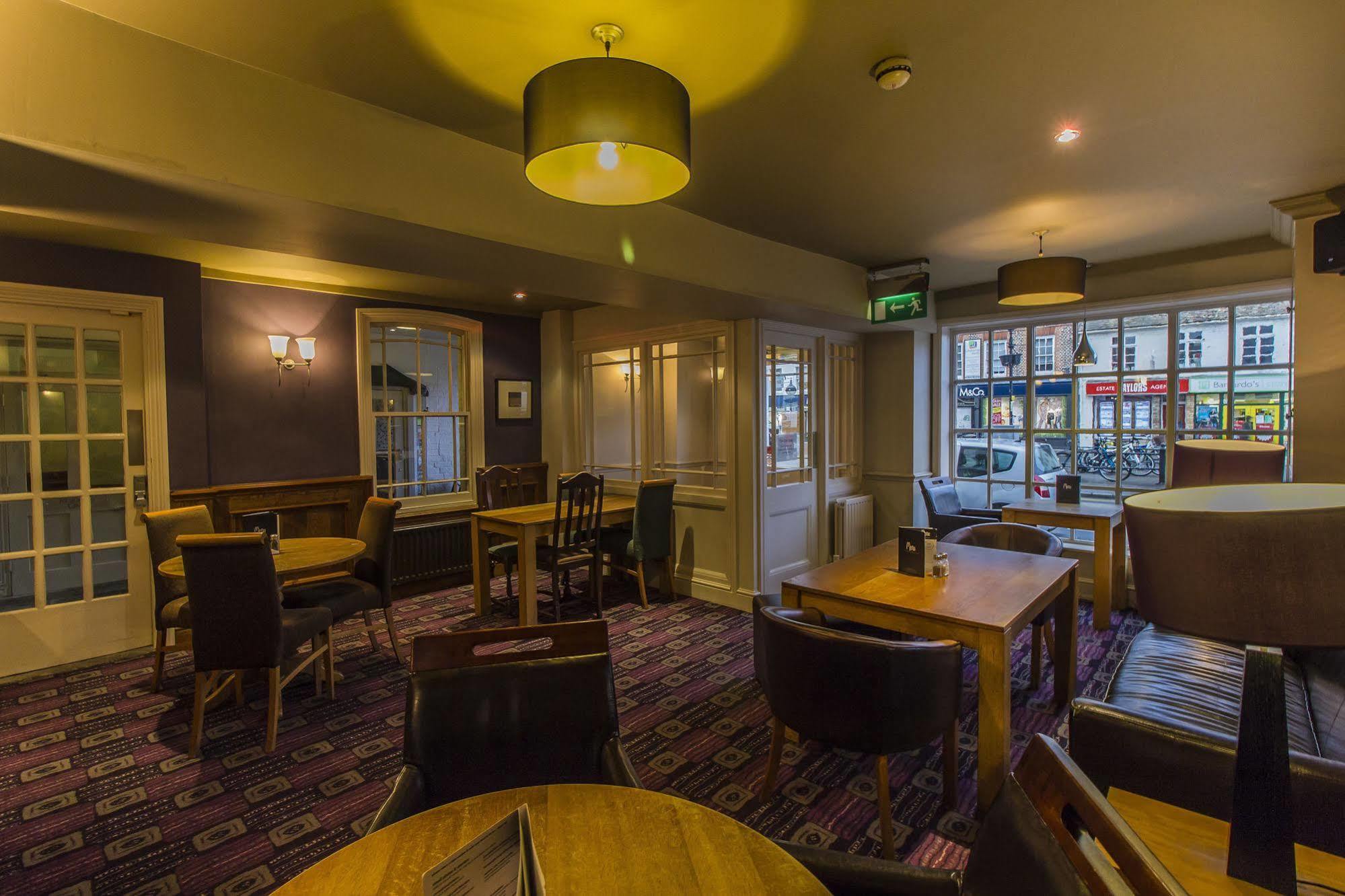The Golden Lion Hotel, St Ives, Cambridgeshire St Ives  Bagian luar foto