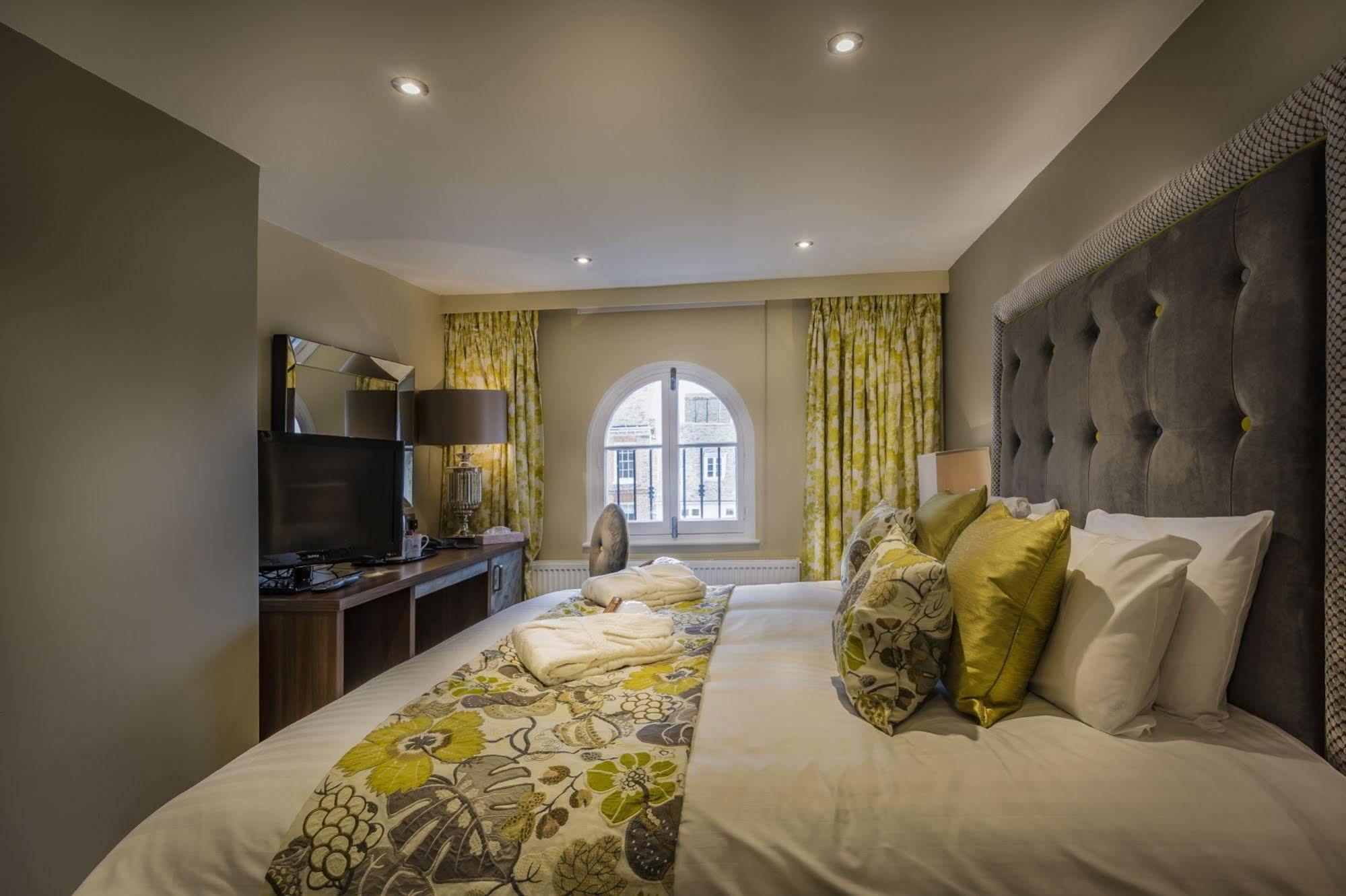 The Golden Lion Hotel, St Ives, Cambridgeshire St Ives  Bagian luar foto