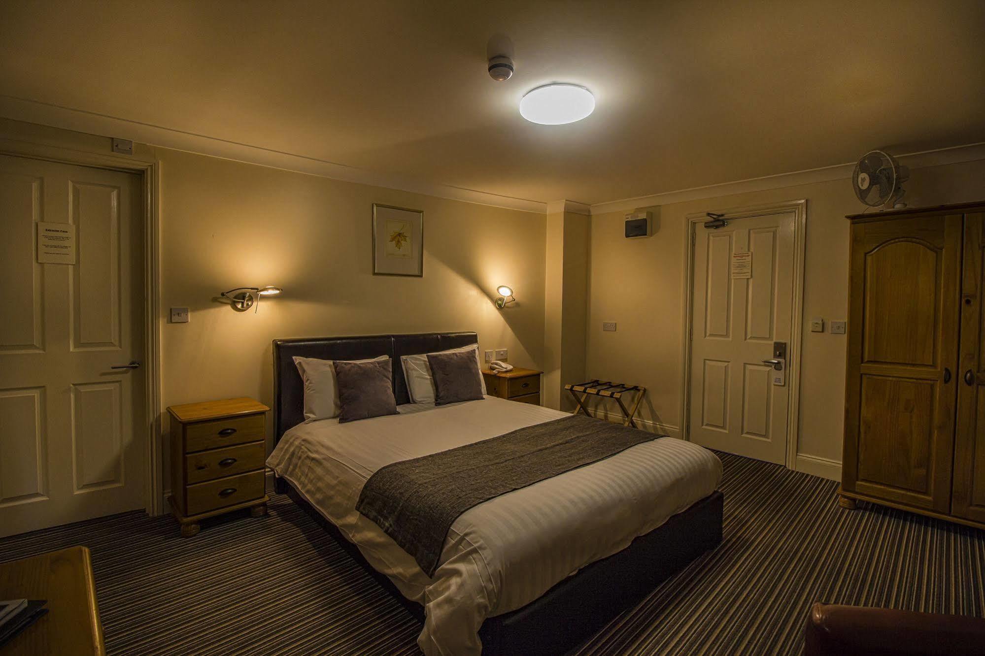 The Golden Lion Hotel, St Ives, Cambridgeshire St Ives  Bagian luar foto