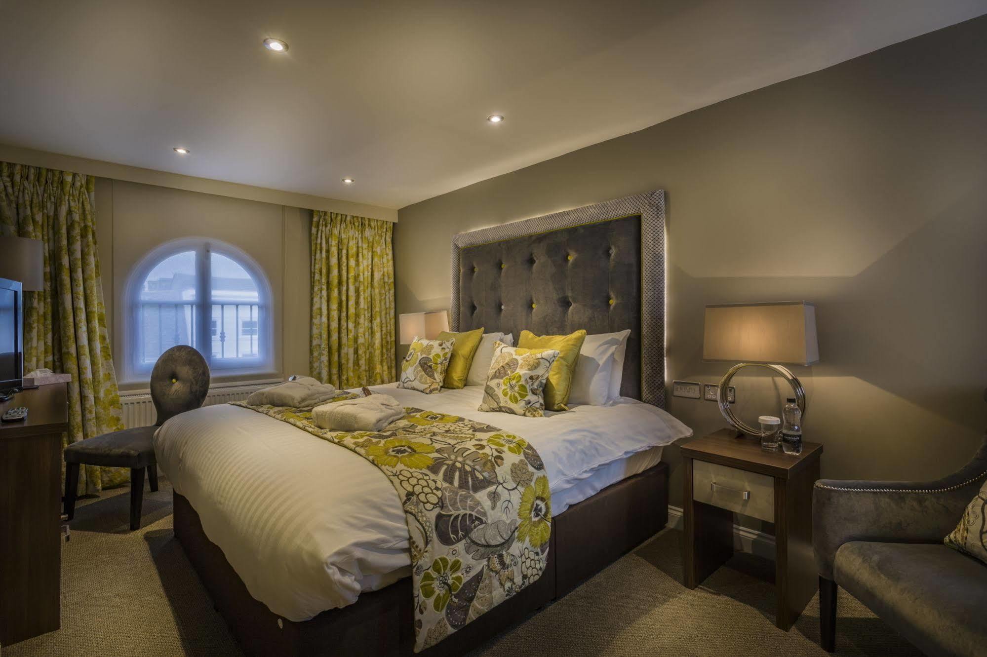The Golden Lion Hotel, St Ives, Cambridgeshire St Ives  Bagian luar foto